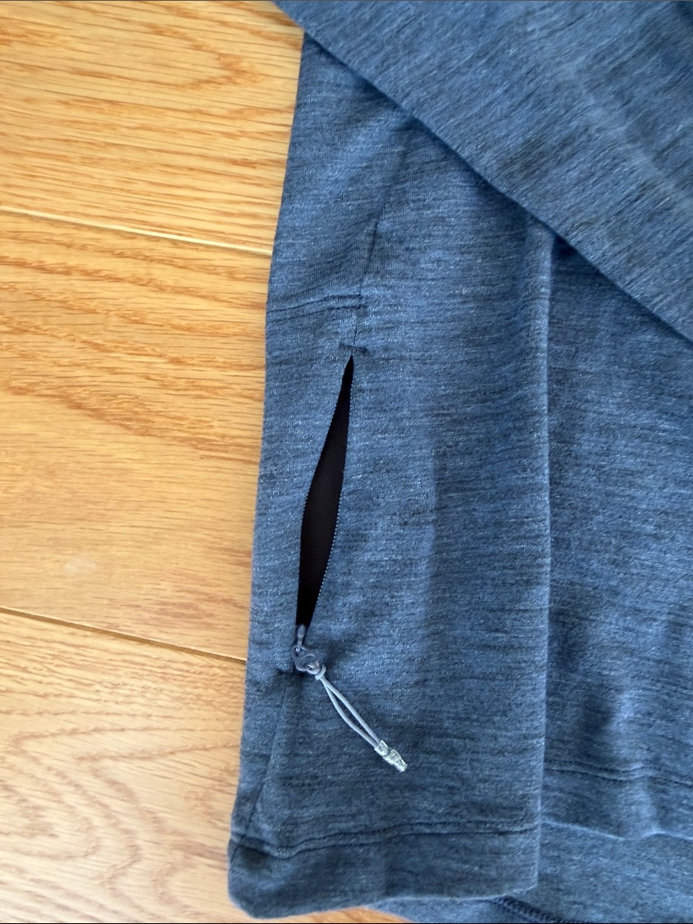 lululemon athletica Men's Long Sleeve Crew - Heathered Navy - Picture 5 of 6